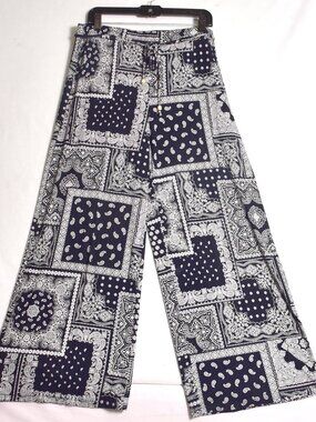 Cato Est. 1946 Floral Women's Black & White Pants Size Medium Patch Work